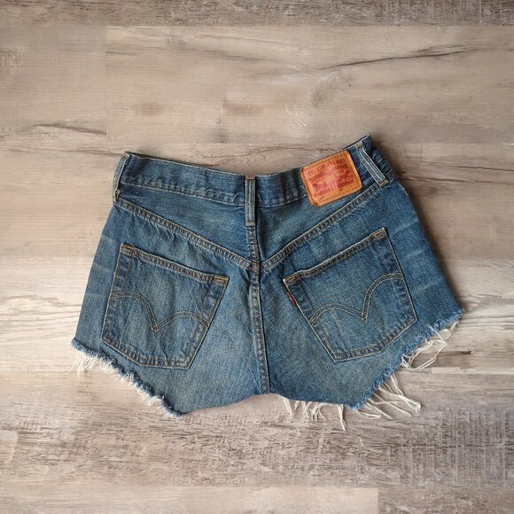 Levi's 501 Cutoff Jean Shorts - Picture 4 of 5